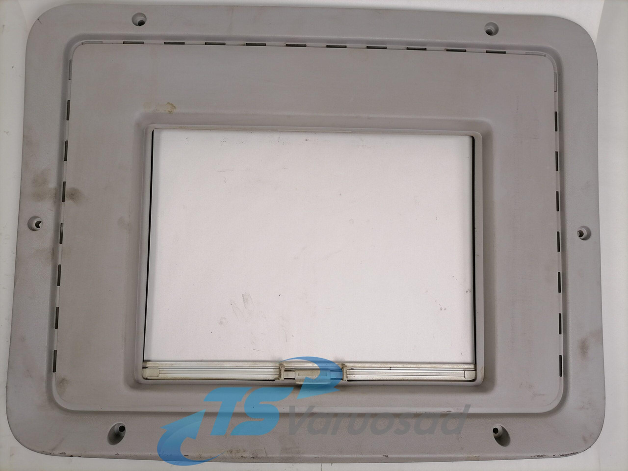 Volvo sunroof plastic cover 20379765 - Peça universal por Camião: foto 1 Volvo sunroof plastic cover 20379765 - Peça universal por Camião: foto 1