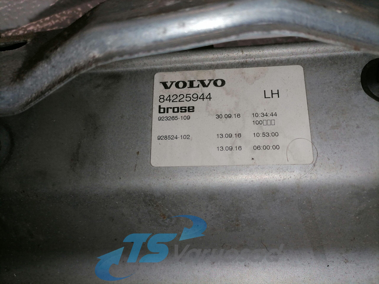 Volvo window mechanism 84225944 - Porta e peças por Camião: foto 3 Volvo window mechanism 84225944 - Porta e peças por Camião: foto 3