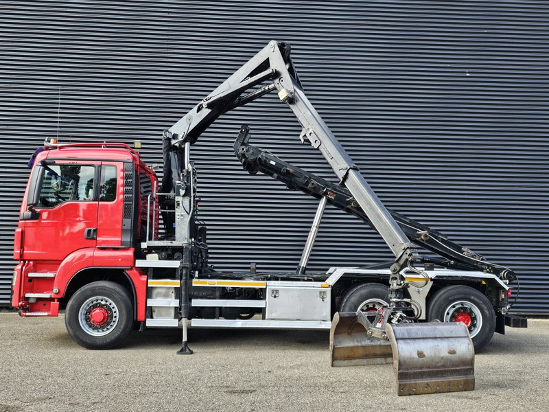 MAN TGS 26.400 / 6x4H-2 / HMF Z KRAAN + CONTAINERSYSTEM - Camião com sistema de cabo, Camião grua: foto 3 MAN TGS 26.400 / 6x4H-2 / HMF Z KRAAN + CONTAINERSYSTEM - Camião com sistema de cabo, Camião grua: foto 3