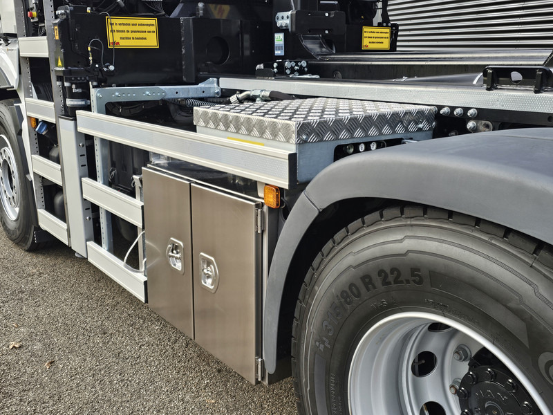 Leasing de MAN TGS 35.470 8x4 / HMF 2243 Z KRAAN + HAAKARM MAN TGS 35.470 8x4 / HMF 2243 Z KRAAN + HAAKARM: foto 15 Leasing de MAN TGS 35.470 8x4 / HMF 2243 Z KRAAN + HAAKARM MAN TGS 35.470 8x4 / HMF 2243 Z KRAAN + HAAKARM: foto 15