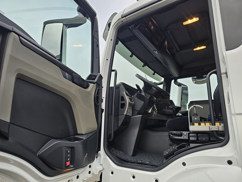 Leasing de MAN TGS 35.470 8x4 / HMF 2243 Z KRAAN + HAAKARM MAN TGS 35.470 8x4 / HMF 2243 Z KRAAN + HAAKARM: foto 18 Leasing de MAN TGS 35.470 8x4 / HMF 2243 Z KRAAN + HAAKARM MAN TGS 35.470 8x4 / HMF 2243 Z KRAAN + HAAKARM: foto 18