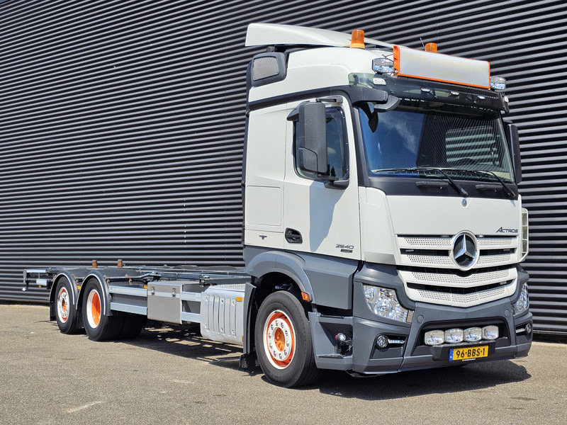 Mercedes-Benz ACTROS 2640 6x2-4 / NL TRUCK - Camião transportador de contêineres/ Caixa móvel: foto 2 Mercedes-Benz ACTROS 2640 6x2-4 / NL TRUCK - Camião transportador de contêineres/ Caixa móvel: foto 2