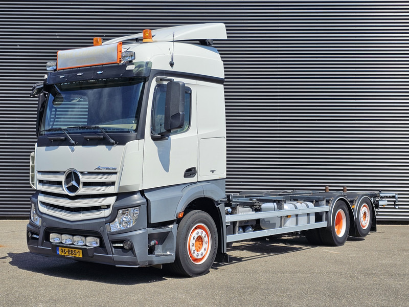 Mercedes-Benz ACTROS 2640 6x2-4 / NL TRUCK - Camião transportador de contêineres/ Caixa móvel: foto 1 Mercedes-Benz ACTROS 2640 6x2-4 / NL TRUCK - Camião transportador de contêineres/ Caixa móvel: foto 1