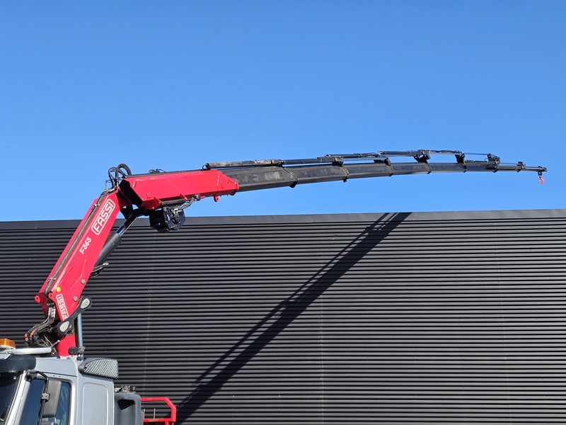 Volvo FM 460 8x4-4 / FASSI 36.5 t/m -8 x EXTENSION + WINCH - Camião grua: foto 4 Volvo FM 460 8x4-4 / FASSI 36.5 t/m -8 x EXTENSION + WINCH - Camião grua: foto 4