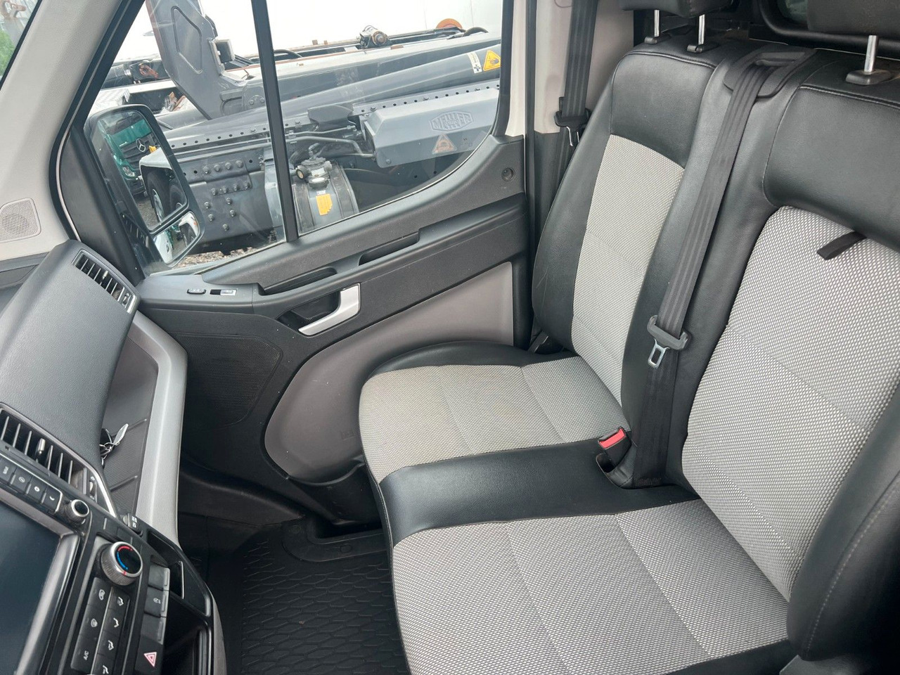 Hyundai H350 Kasten Kasten L3H2 Profi Kurz / Hoch - Furgão: foto 4 Hyundai H350 Kasten Kasten L3H2 Profi Kurz / Hoch - Furgão: foto 4