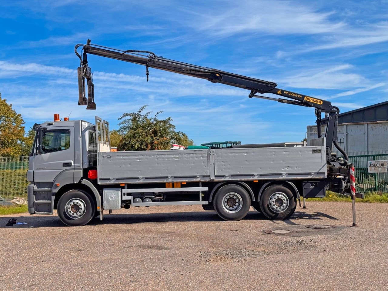 Mercedes-Benz 2540 6X2 Pritsche Palfinger PK 12002 mit Funk - Camião grua: foto 1 Mercedes-Benz 2540 6X2 Pritsche Palfinger PK 12002 mit Funk - Camião grua: foto 1