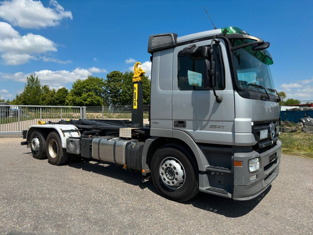 Mercedes-Benz 2541 6X2 Marrel Abroller Hydr. Verriegelung - Camião polibenne: foto 1 Mercedes-Benz 2541 6X2 Marrel Abroller Hydr. Verriegelung - Camião polibenne: foto 1