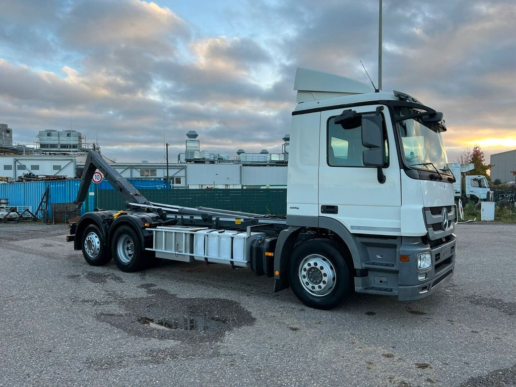Mercedes-Benz 2541 6X2 Meiller Funk Zustand wie 200 tkm - Camião polibenne: foto 3 Mercedes-Benz 2541 6X2 Meiller Funk Zustand wie 200 tkm - Camião polibenne: foto 3