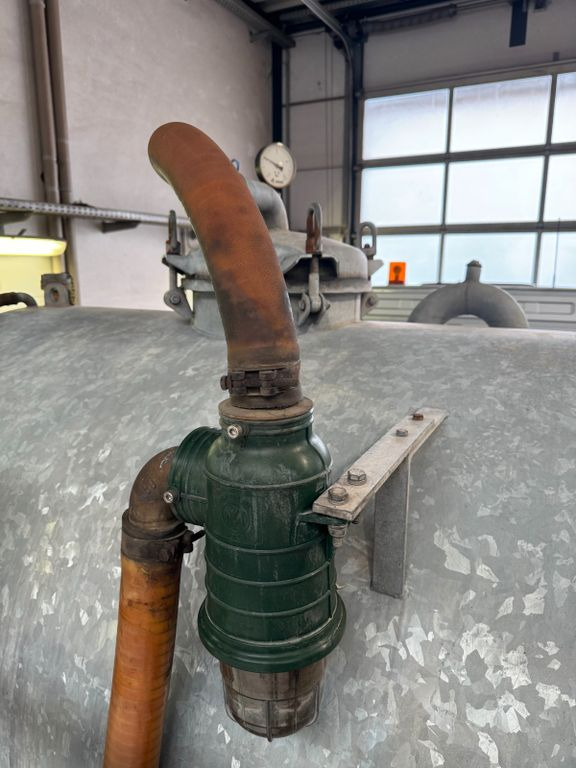 Mercedes-Benz 818 4X2 ROM Toilettenwagen Mercedes-Benz 818 4X2 ROM Toilettenwagen 6 Plätze - Caminhão limpa fossa: foto 5 Mercedes-Benz 818 4X2 ROM Toilettenwagen Mercedes-Benz 818 4X2 ROM Toilettenwagen 6 Plätze - Caminhão limpa fossa: foto 5