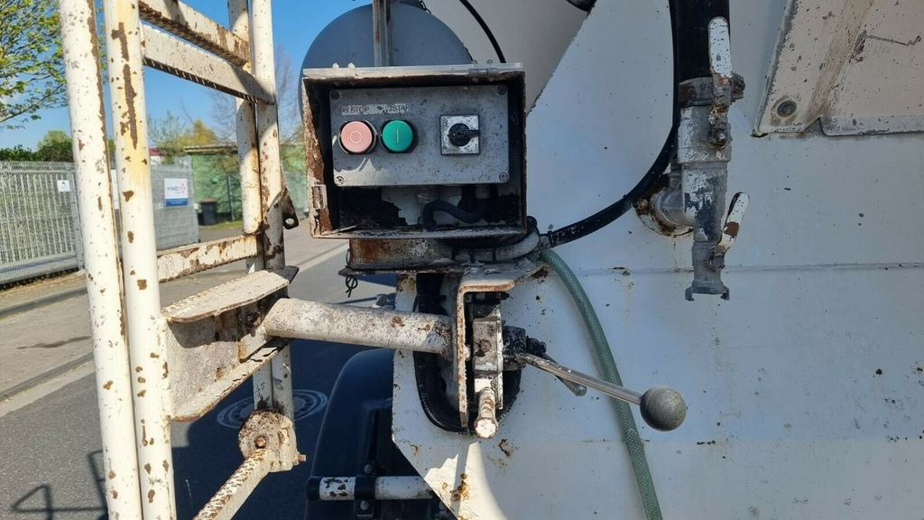 Müller-Mitteltal 2 Achs Betonmischauflieger Liebherr Müller-Mitteltal 2 Achs Betonmischauflieger Liebherr - Semi-reboque betoneira: foto 5 Müller-Mitteltal 2 Achs Betonmischauflieger Liebherr Müller-Mitteltal 2 Achs Betonmischauflieger Liebherr - Semi-reboque betoneira: foto 5