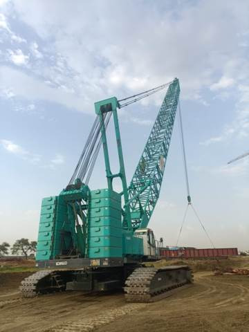 Kobelco CKE2500 - Guindaste sobre esteiras: foto 1 Kobelco CKE2500 - Guindaste sobre esteiras: foto 1