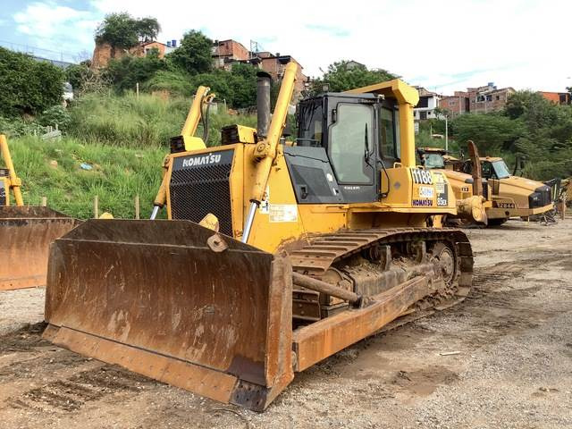 Komatsu D85EX-15 - Buldôzer: foto 1 Komatsu D85EX-15 - Buldôzer: foto 1