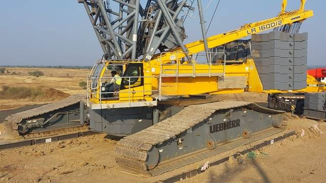 Liebherr LR1600/2 - Guindaste sobre esteiras: foto 1 Liebherr LR1600/2 - Guindaste sobre esteiras: foto 1