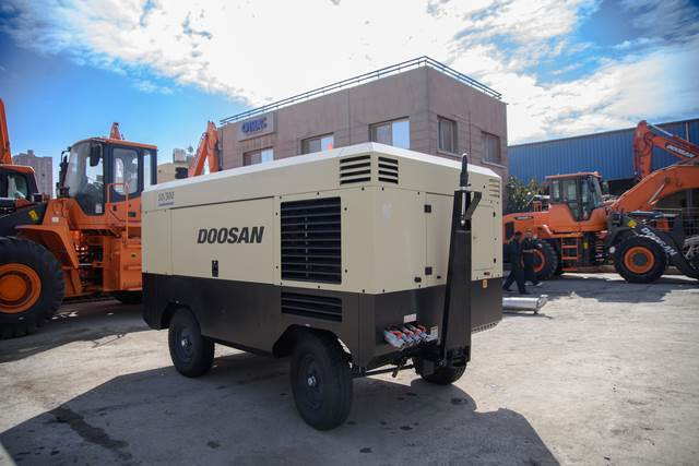Doosan 10/300 - Compressor de ar: foto 1 Doosan 10/300 - Compressor de ar: foto 1