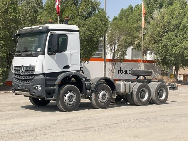 Mercedes-Benz Arocs 4240 - Camião chassi: foto 1 Mercedes-Benz Arocs 4240 - Camião chassi: foto 1