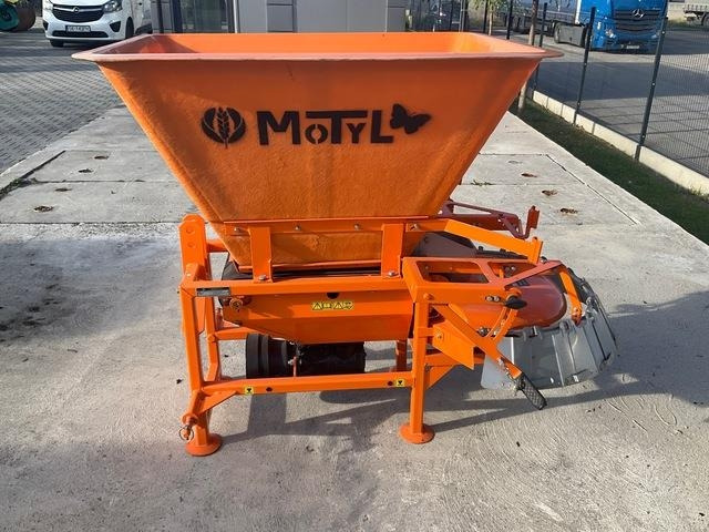 Motyl Symbol N031M - Espalhador de areia/ Sal: foto 1 Motyl Symbol N031M - Espalhador de areia/ Sal: foto 1