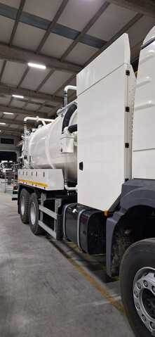 MAN TGS33.400 Jetter - Caminhão limpa fossa: foto 5 MAN TGS33.400 Jetter - Caminhão limpa fossa: foto 5