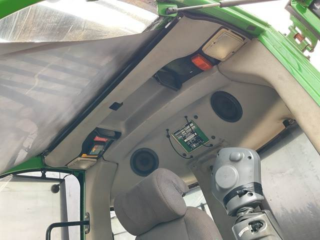 Harvester John Deere 1470E: foto 18