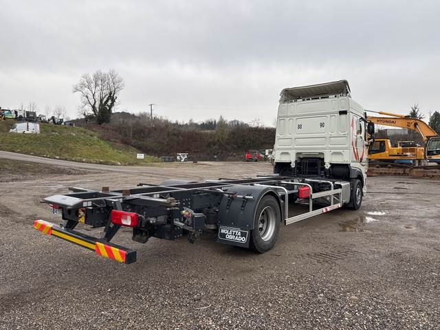 DAF XF450 - Camião transportador de contêineres/ Caixa móvel: foto 3 DAF XF450 - Camião transportador de contêineres/ Caixa móvel: foto 3