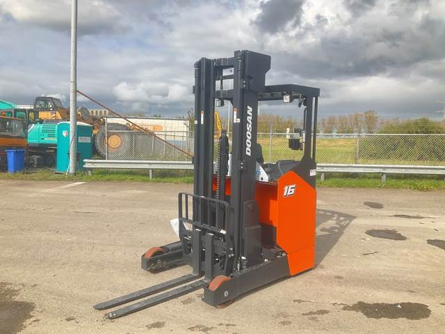 Doosan BR16JW-9 - Empilhador retráctil: foto 1 Doosan BR16JW-9 - Empilhador retráctil: foto 1