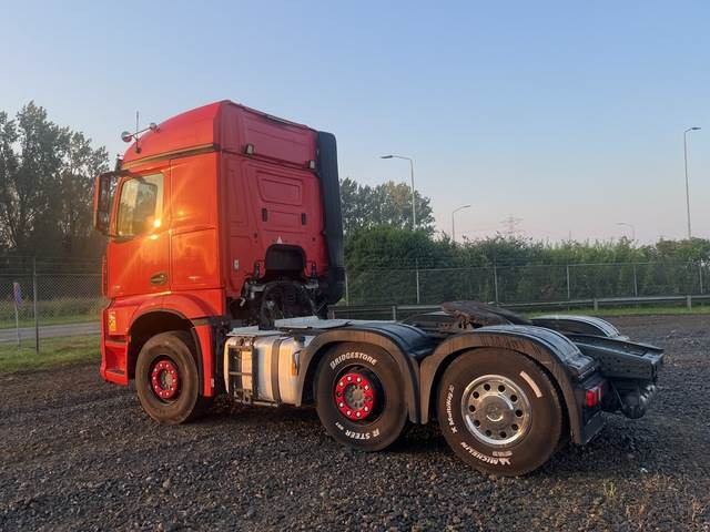 Mercedes-Benz Arocs 2751 - Tractor: foto 2 Mercedes-Benz Arocs 2751 - Tractor: foto 2