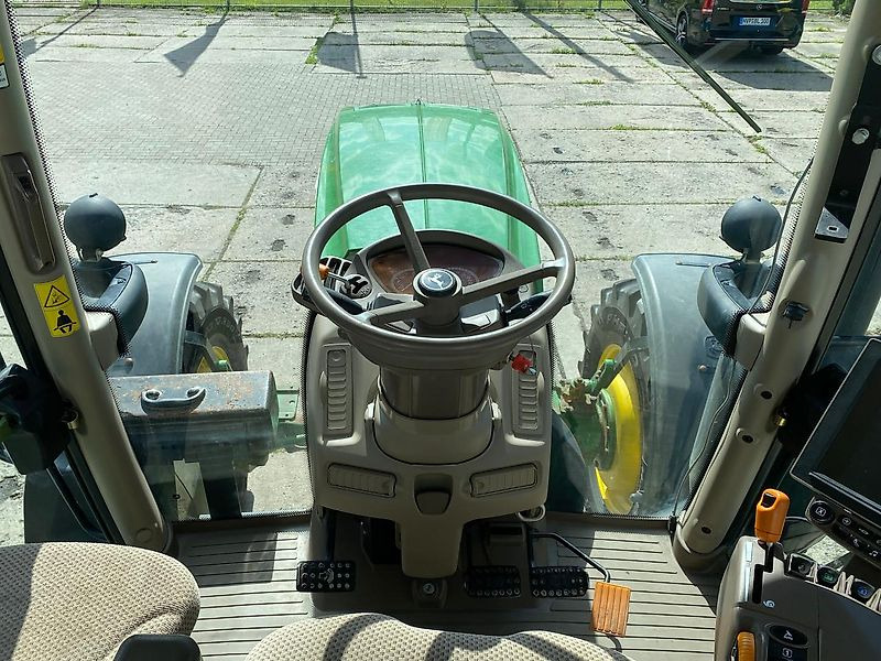 Trator John Deere 6215R AutoPowr: foto 10 Trator John Deere 6215R AutoPowr: foto 10