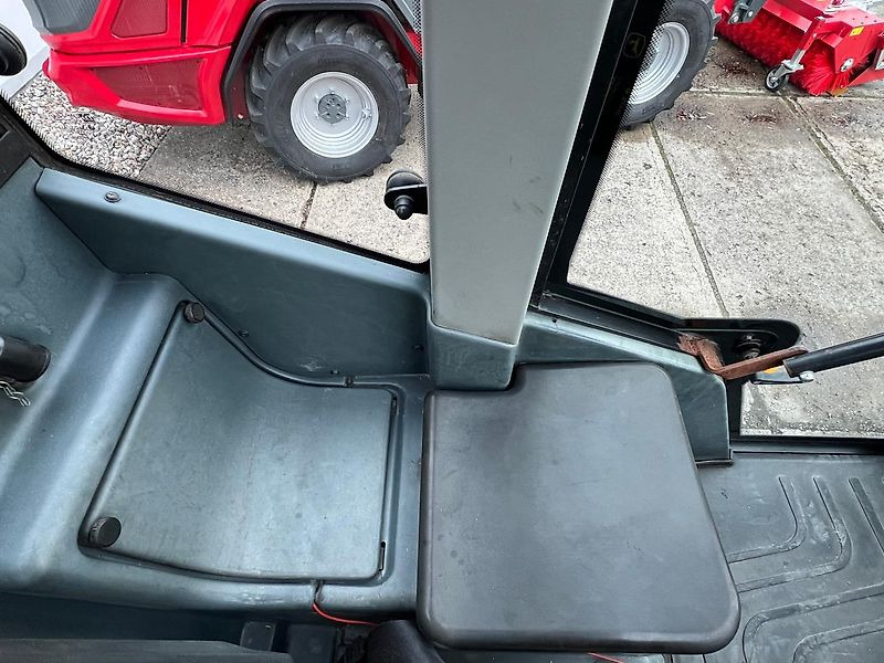 Pá carregadora telescópica Schäffer 8090T Kabine Teleskopradlader Weidemann-HV: foto 15 Pá carregadora telescópica Schäffer 8090T Kabine Teleskopradlader Weidemann-HV: foto 15