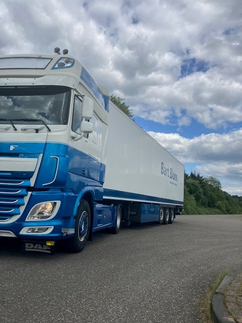 DAF XF 440 Super Spacecab + Lamberet koeloplegger - Camião frigorífico: foto 2 DAF XF 440 Super Spacecab + Lamberet koeloplegger - Camião frigorífico: foto 2