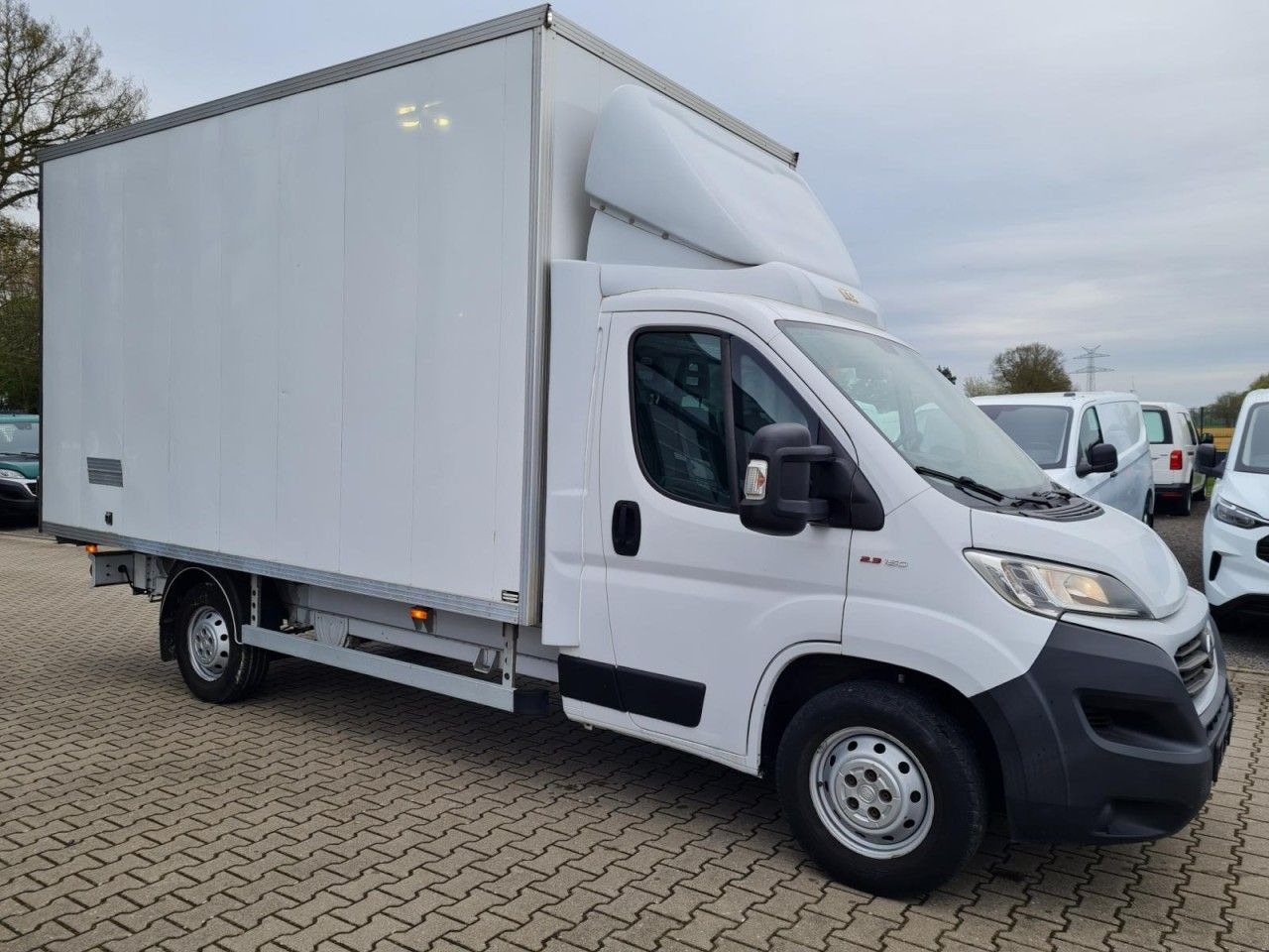Fiat Ducato 35 Koffer 150 maxi Multijet Klima - Carrinha de contentor: foto 3 Fiat Ducato 35 Koffer 150 maxi Multijet Klima - Carrinha de contentor: foto 3