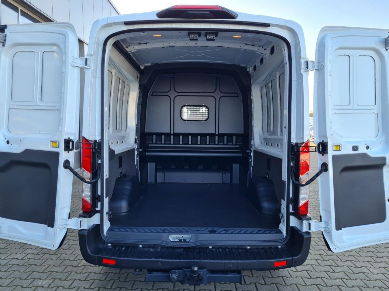 Ford Transit 350 Kasten Doka mixto TDCi L3 Trend AHK - Furgão: foto 5 Ford Transit 350 Kasten Doka mixto TDCi L3 Trend AHK - Furgão: foto 5