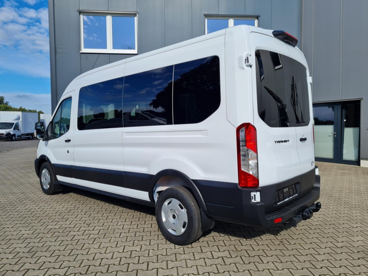 Ford Transit 350 Kombi 9-Sitze L3 AG Trend AHK KAMERA - Minibus, Furgão de passageiros: foto 4 Ford Transit 350 Kombi 9-Sitze L3 AG Trend AHK KAMERA - Minibus, Furgão de passageiros: foto 4