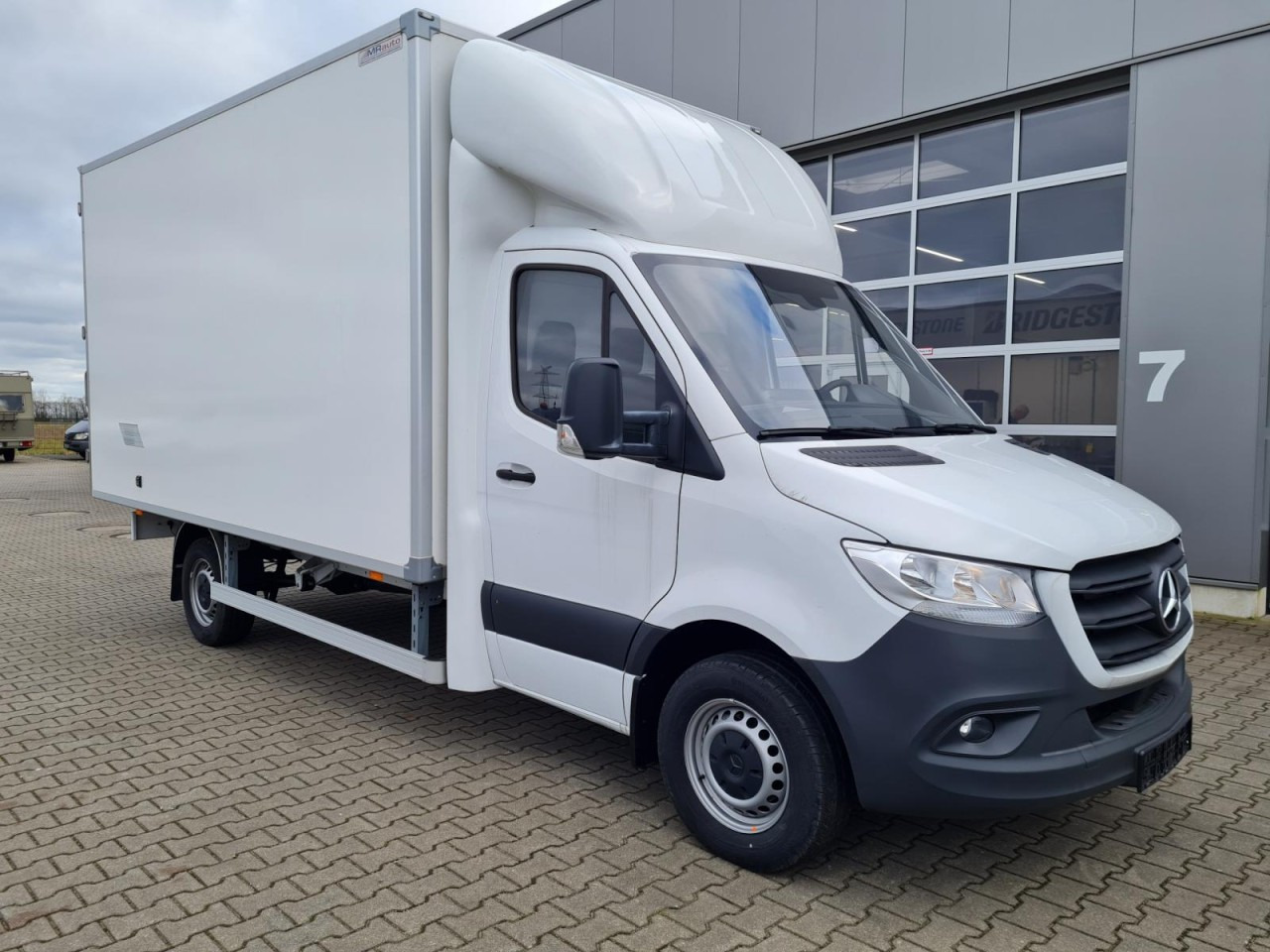 Mercedes-Benz Sprinter 315 Koffer lang MBux KLIMA NAVI TEMPOMAT - Carrinha de contentor: foto 3 Mercedes-Benz Sprinter 315 Koffer lang MBux KLIMA NAVI TEMPOMAT - Carrinha de contentor: foto 3