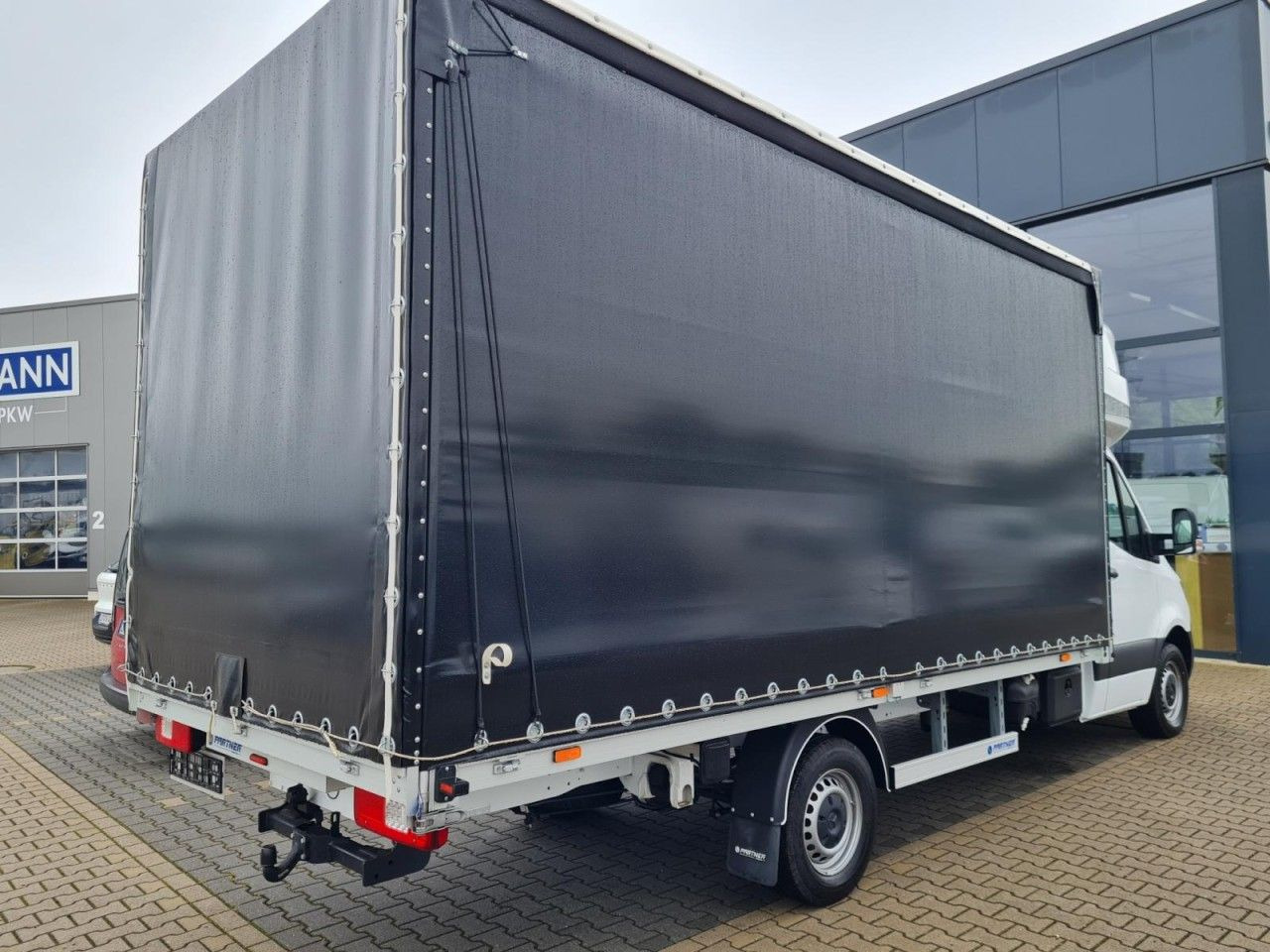 Mercedes-Benz Sprinter 317 AG Pritsche Schiebe Plane Schlafkab - Carrinha de lona: foto 4 Mercedes-Benz Sprinter 317 AG Pritsche Schiebe Plane Schlafkab - Carrinha de lona: foto 4