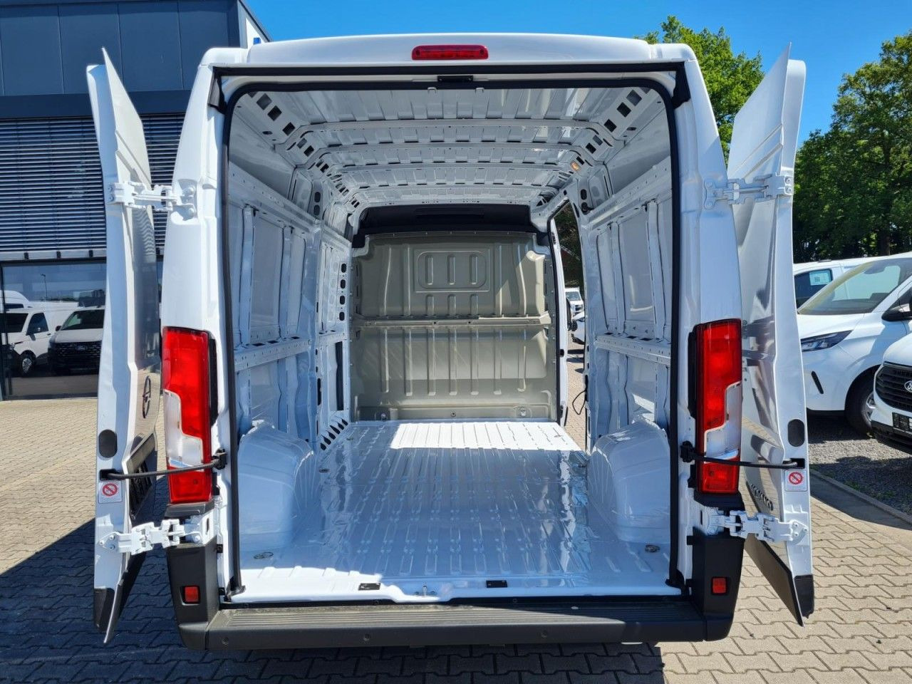 Opel Movano 35 Cargo Kasten L2H2 KLIMA KOMFORT PDC TE - Furgão: foto 5 Opel Movano 35 Cargo Kasten L2H2 KLIMA KOMFORT PDC TE - Furgão: foto 5