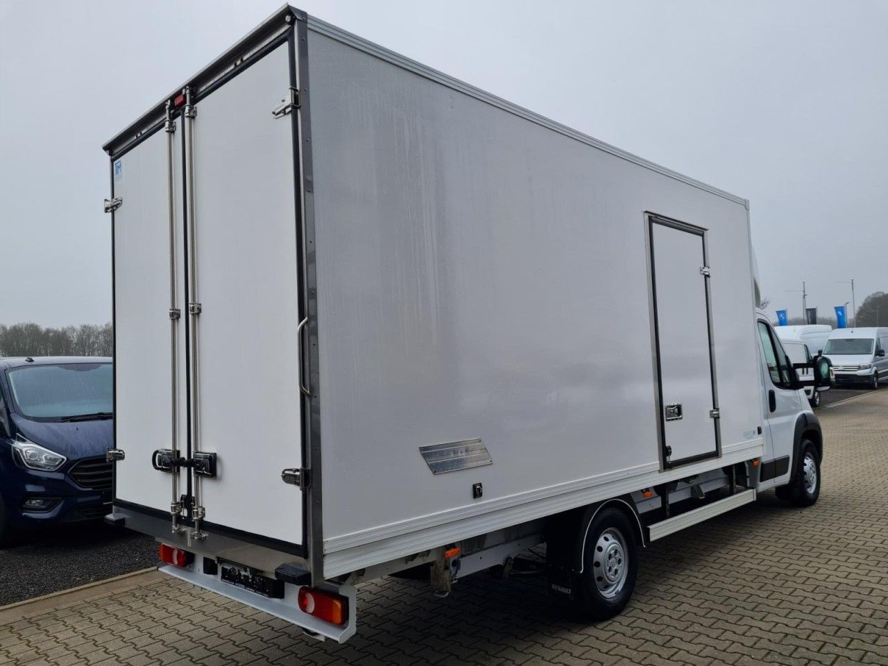 Peugeot Boxer 3.5t Koffer lang L4 ERGO KLIMA KOMFORT TEM - Carrinha de contentor: foto 4 Peugeot Boxer 3.5t Koffer lang L4 ERGO KLIMA KOMFORT TEM - Carrinha de contentor: foto 4