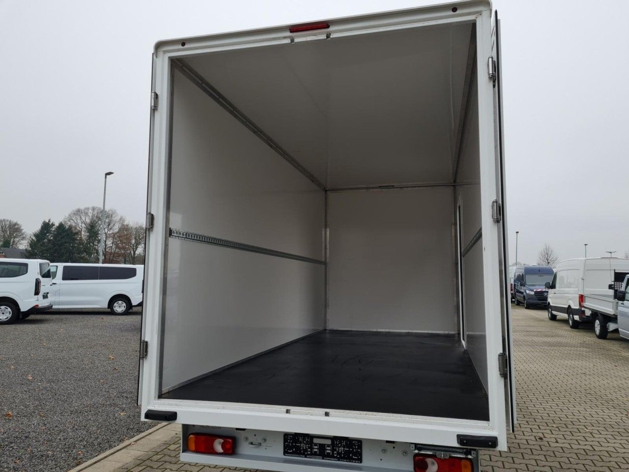 Leasing de  Renault Master 3,5t Koffer dCi 165 mit 10 Pal. Plätze Renault Master 3,5t Koffer dCi 165 mit 10 Pal. Plätze: foto 16