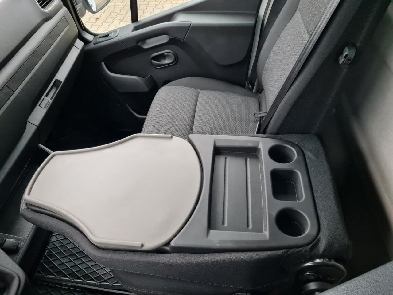Leasing de  Renault Master 3,5t Koffer dCi 165 mit 10 Pal. Plätze Renault Master 3,5t Koffer dCi 165 mit 10 Pal. Plätze: foto 24