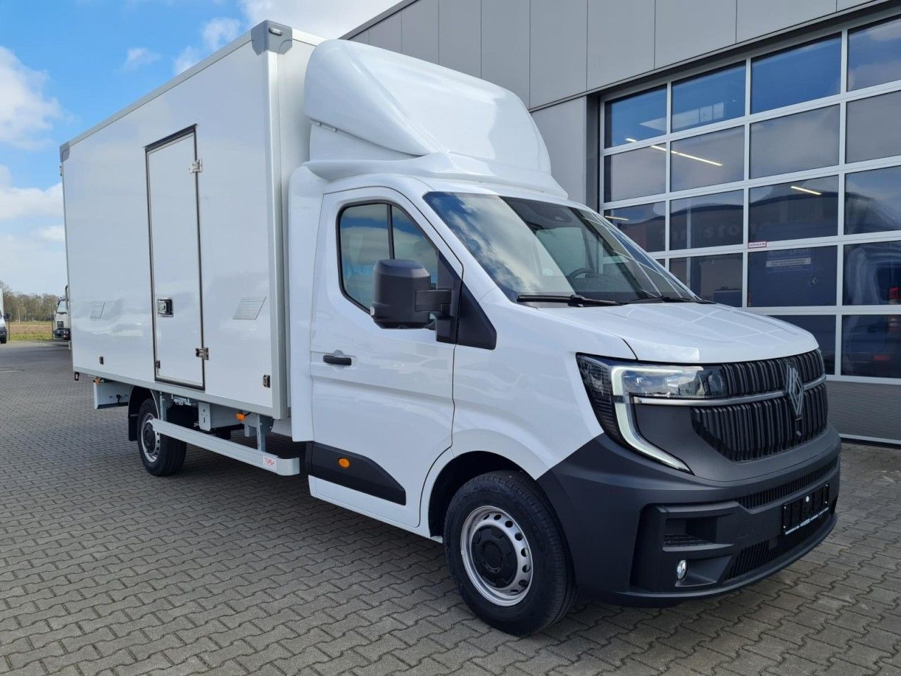 Renault Master 35 New Möbel Koffer KLIMA KOMFORT TEMPOMA - Carrinha de contentor: foto 3 Renault Master 35 New Möbel Koffer KLIMA KOMFORT TEMPOMA - Carrinha de contentor: foto 3