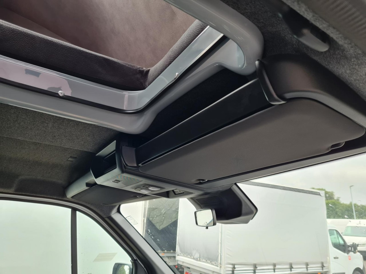 Carrinha de lona Renault Master 35 Pritsche Schiebe Plane Schlafkab 10 PAL LUFTFEDER: foto 17 Carrinha de lona Renault Master 35 Pritsche Schiebe Plane Schlafkab 10 PAL LUFTFEDER: foto 17