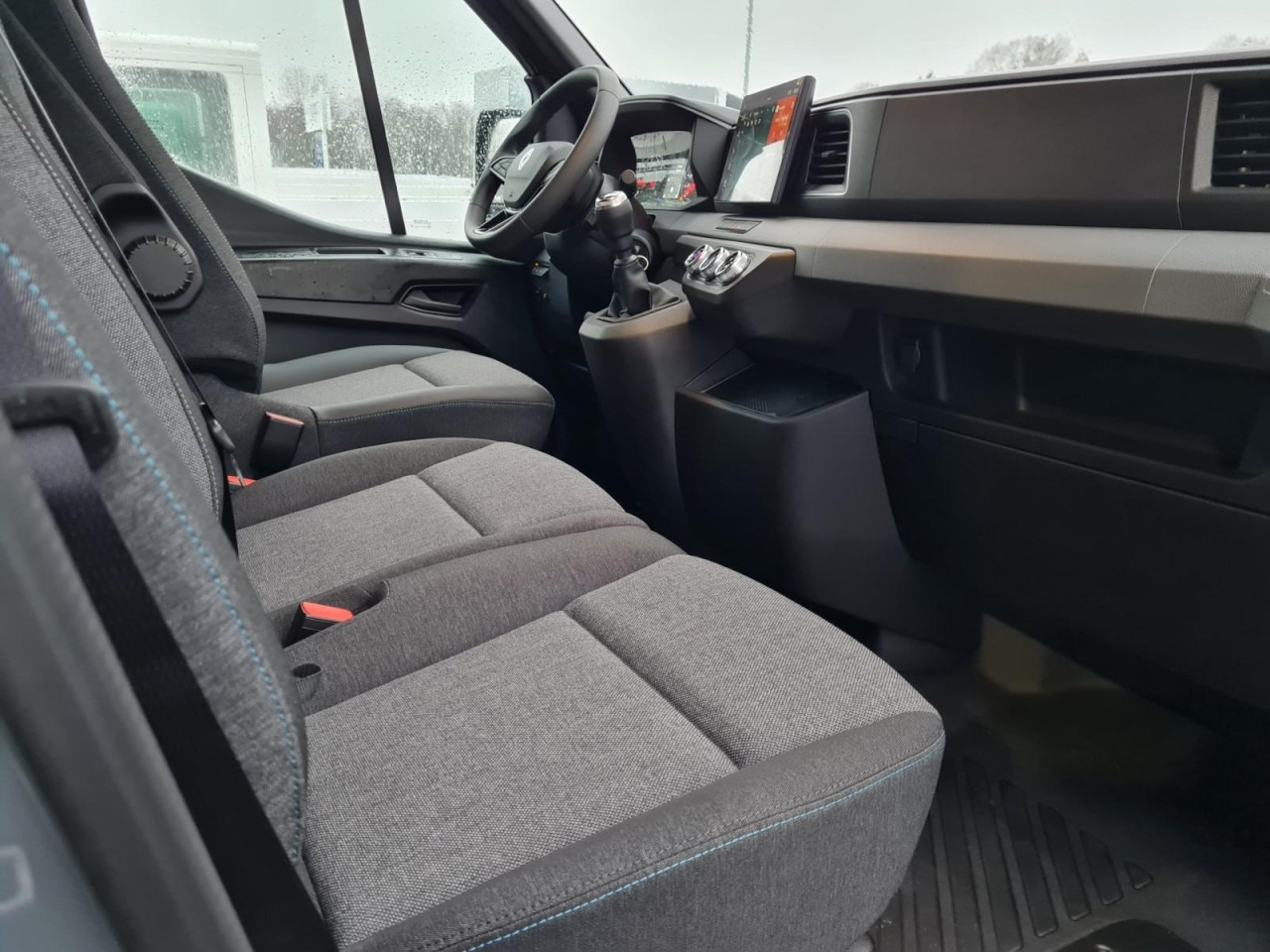 Renault Master 35 Pritsche Schiebe Plane Schlafkab 10 PAL LUFTFEDER - Carrinha de lona: foto 4 Renault Master 35 Pritsche Schiebe Plane Schlafkab 10 PAL LUFTFEDER - Carrinha de lona: foto 4