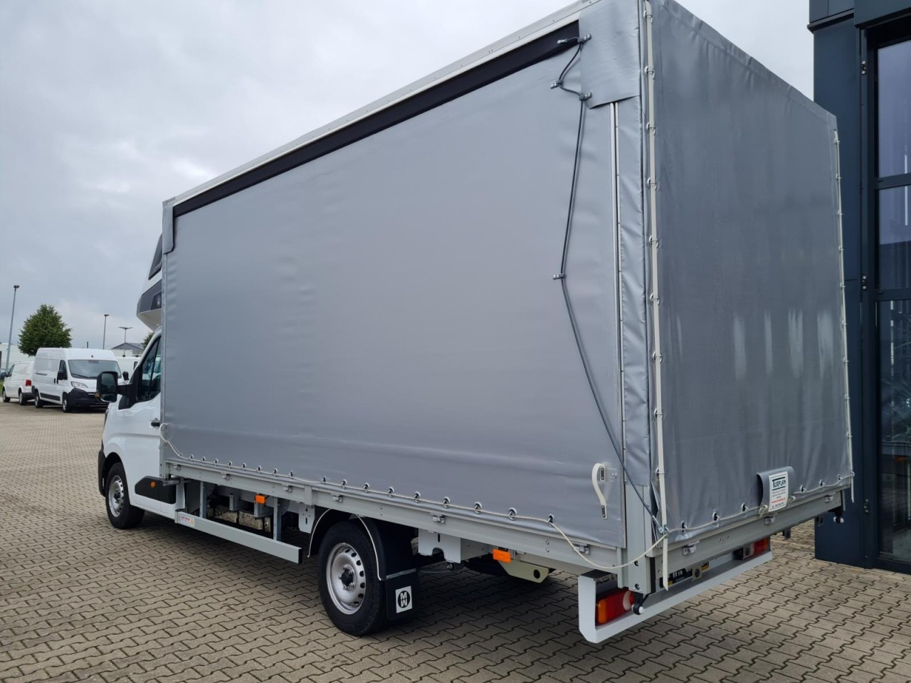 Carrinha de lona Renault Master 35 Pritsche Schiebe Plane Schlafkab 10 PAL LUFTFEDER: foto 6 Carrinha de lona Renault Master 35 Pritsche Schiebe Plane Schlafkab 10 PAL LUFTFEDER: foto 6