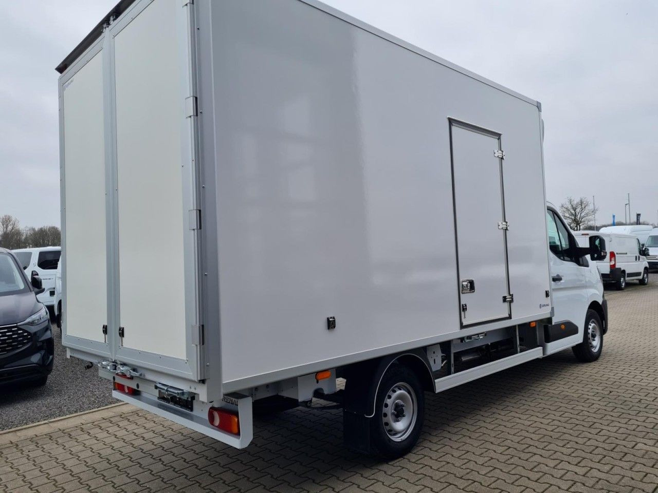Renault New Master 35 Möbel Koffer KLIMA LUFTFEDER TEMPO - Carrinha de contentor: foto 4 Renault New Master 35 Möbel Koffer KLIMA LUFTFEDER TEMPO - Carrinha de contentor: foto 4
