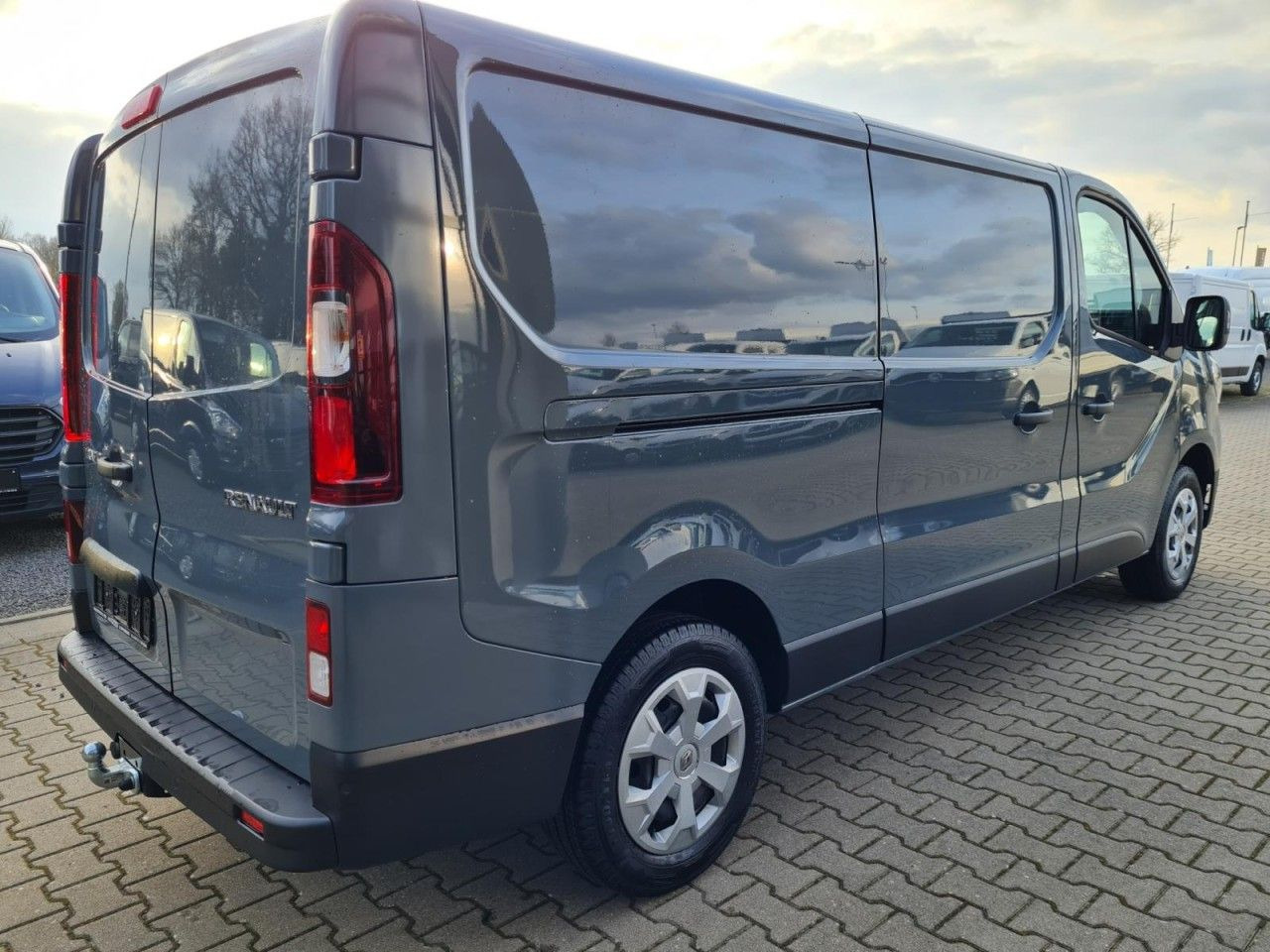 Renault Trafic Kasten 3,0t L2 LED AHK KLIMA PDC TEMPOMAT - Furgão compacto: foto 4 Renault Trafic Kasten 3,0t L2 LED AHK KLIMA PDC TEMPOMAT - Furgão compacto: foto 4