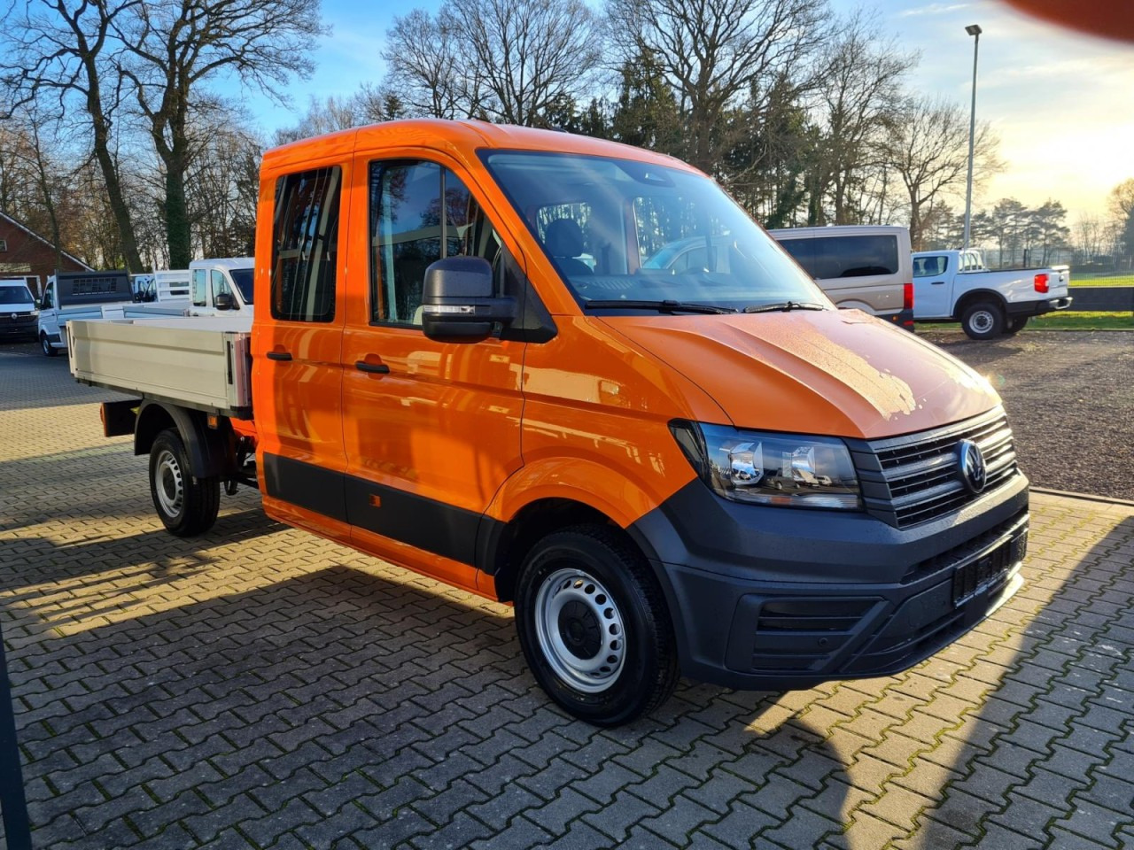 Volkswagen Crafter 35 Doka Pritsche MR AHK KLIMA PDC TEMPOMAT - Carrinha de caixa aberta, Carrinha cabine dupla: foto 3 Volkswagen Crafter 35 Doka Pritsche MR AHK KLIMA PDC TEMPOMAT - Carrinha de caixa aberta, Carrinha cabine dupla: foto 3