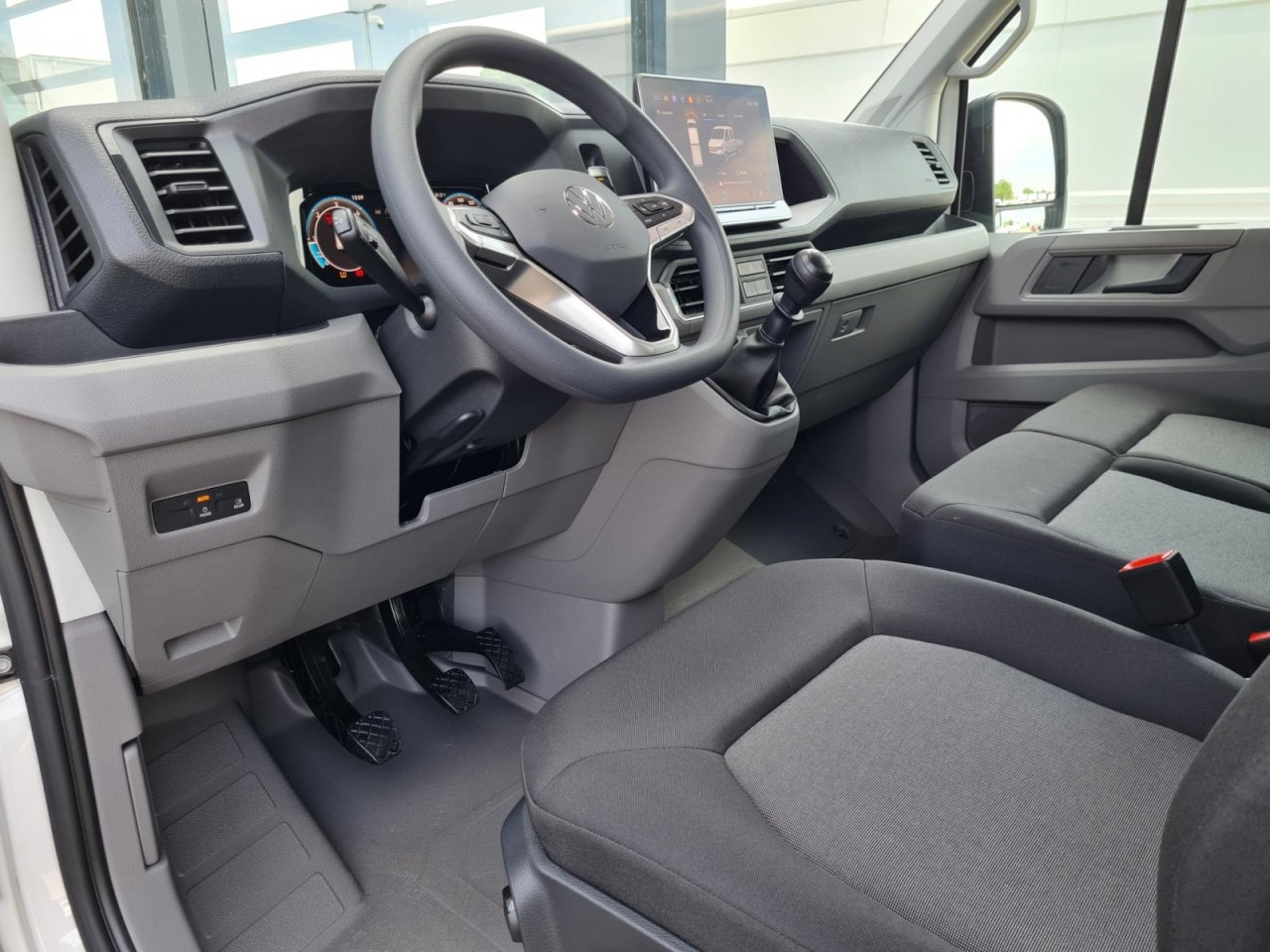 Volkswagen Crafter 35 Doka TDI MR LED KLIMA - Carrinha de caixa aberta, Carrinha cabine dupla: foto 4 Volkswagen Crafter 35 Doka TDI MR LED KLIMA - Carrinha de caixa aberta, Carrinha cabine dupla: foto 4