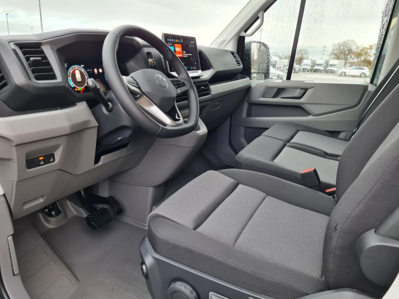 Volkswagen Crafter 35 Kasten L2H1 AG AHK ERGO KLIMA LED PDC TEMPOMAT - Furgão: foto 4 Volkswagen Crafter 35 Kasten L2H1 AG AHK ERGO KLIMA LED PDC TEMPOMAT - Furgão: foto 4