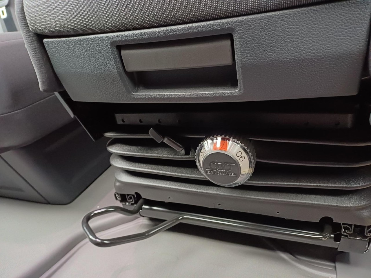 Volkswagen Crafter 35 Kasten L2H1 AG AHK ERGO KLIMA LED PDC TEMPOMAT - Furgão: foto 5 Volkswagen Crafter 35 Kasten L2H1 AG AHK ERGO KLIMA LED PDC TEMPOMAT - Furgão: foto 5