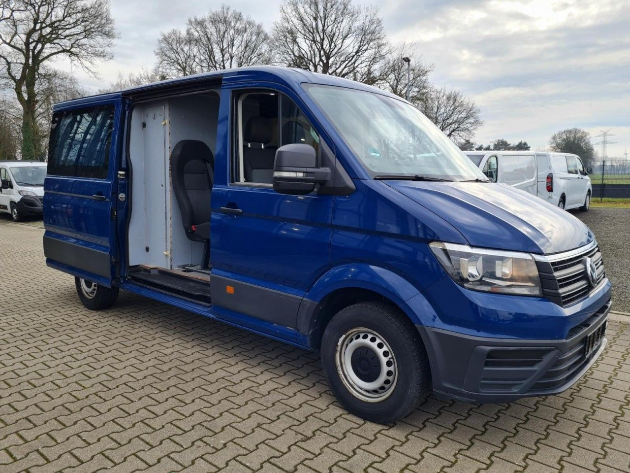Volkswagen Crafter 35 Kasten Plus Doka mixto NAVI AHK 6 Sit - Furgão, Carrinha cabine dupla: foto 4 Volkswagen Crafter 35 Kasten Plus Doka mixto NAVI AHK 6 Sit - Furgão, Carrinha cabine dupla: foto 4
