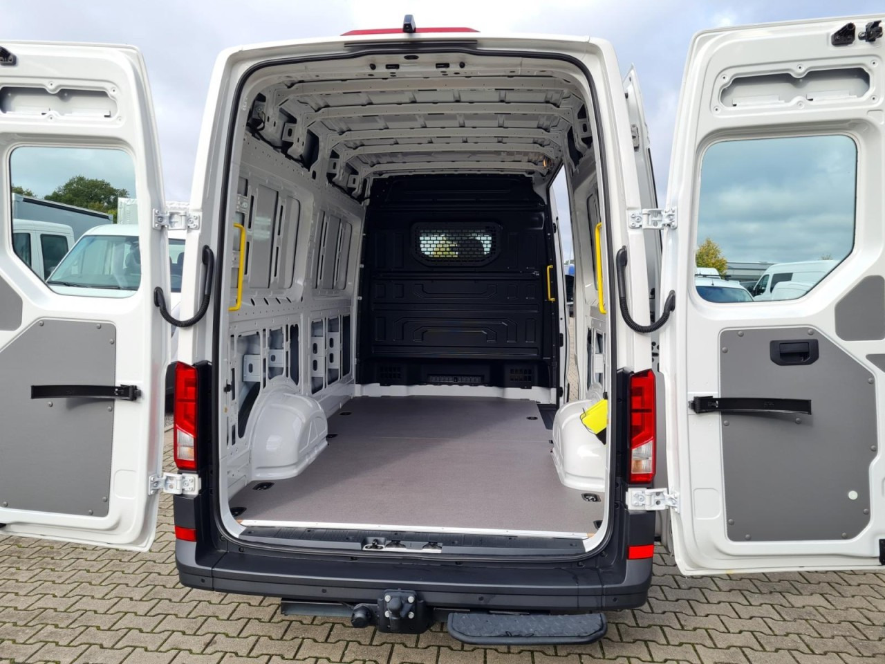 Furgão Volkswagen Crafter 35 Kasten TDI MR L3h3 Standheiz AHK: foto 6