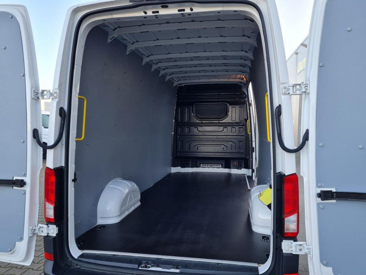 Furgão Volkswagen Crafter 35 Kasten lang L4H2 KAMERA NAVI_APP HOLZ: foto 21